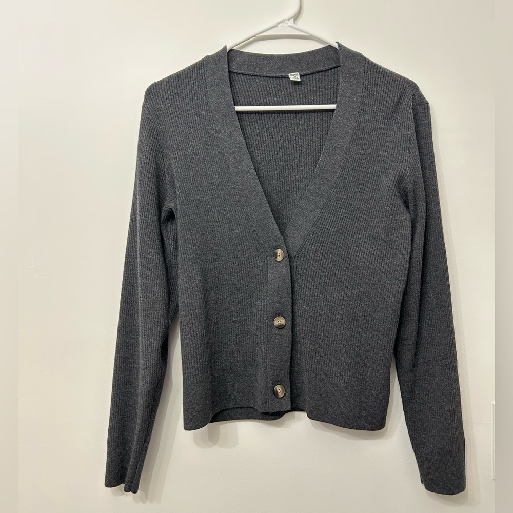 Uniqlo dark grey v-neck cardigan, size XS - Picture 2 of 5